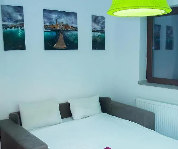 Unirii With Balconies *